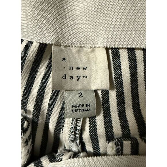 A New Day Womens Size 2 Ankle Pants Black White Stripe Side Zipper Stretch - Picture 8 of 15